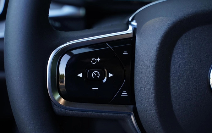 Volvo V60 cena 222967 przebieg: 1, rok produkcji 2023 z Chojnice małe 352